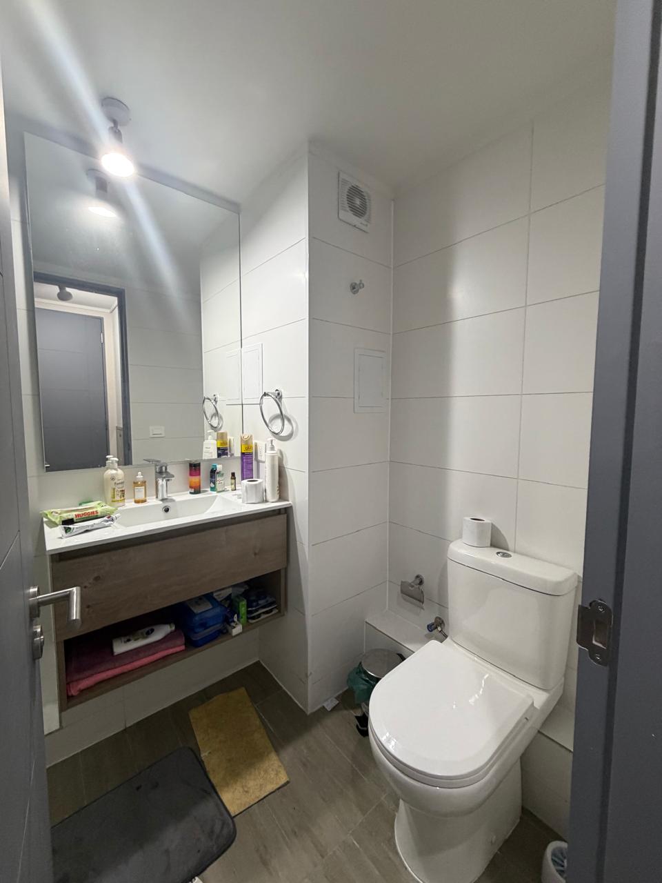 Se arrienda departamento de 1 dormitorio 1 baño.